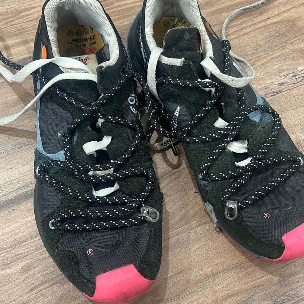 Off white nike sneakers, used size 8 women’s